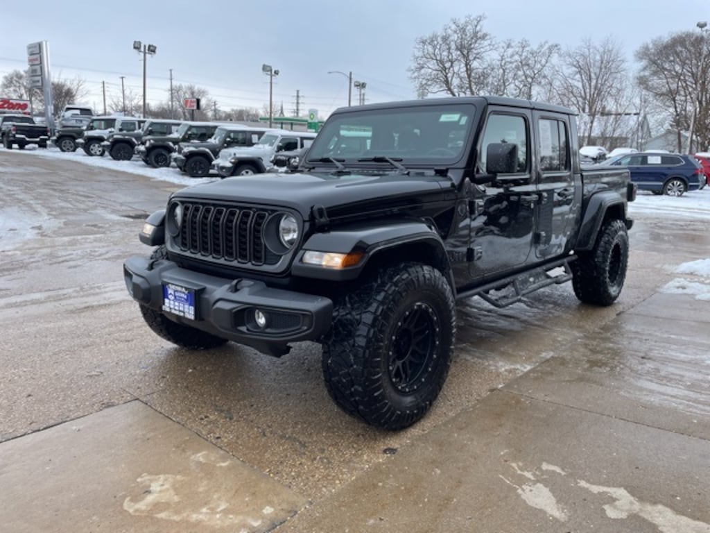 Used 2024 Jeep Gladiator Sport Truck Crew Cab