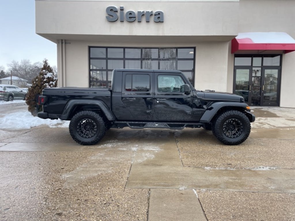 Used 2024 Jeep Gladiator Sport Truck Crew Cab