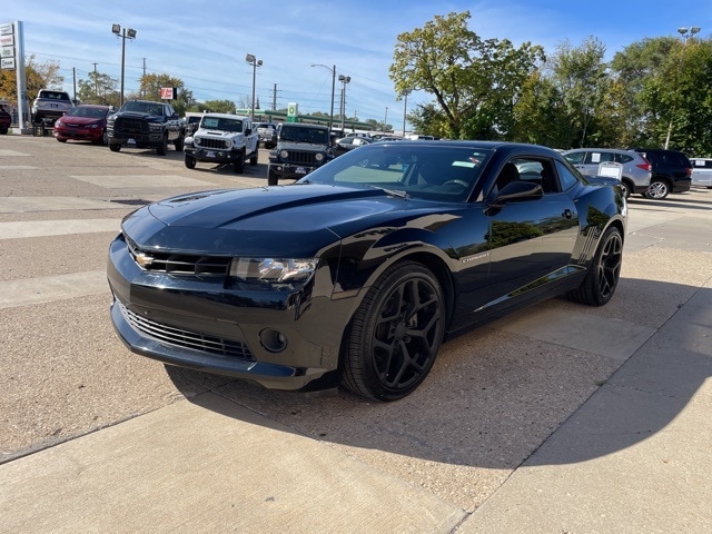 Used 2015 Chevrolet Camaro 1LS with VIN 2G1FA1E39F9288267 for sale in Ottawa, IL