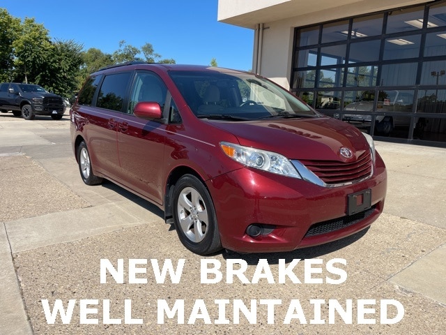 2017 Toyota Sienna LE