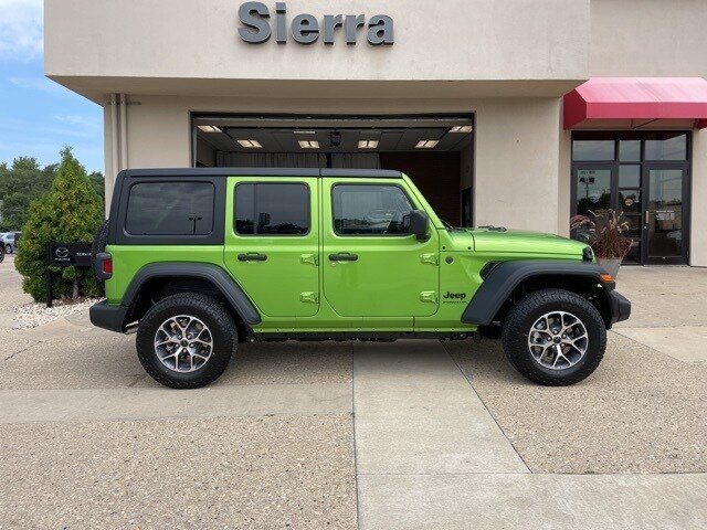 2025 Jeep Wrangler Sport S photo 4