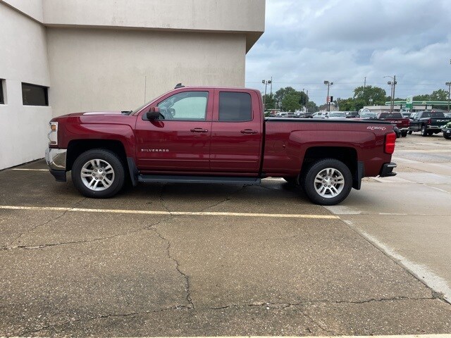 2017 Chevrolet Silverado 1500 photo 2