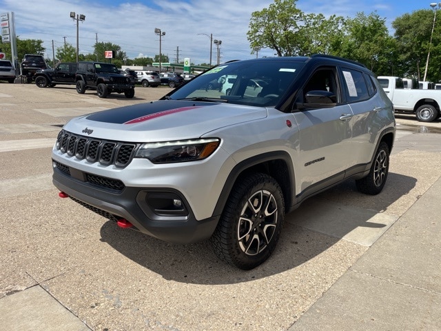 Used 2024 Jeep Compass Trailhawk with VIN 3C4NJDDN6RT108543 for sale in Ottawa, IL