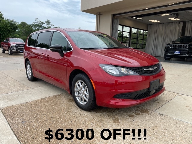 2025 Chrysler Voyager LX