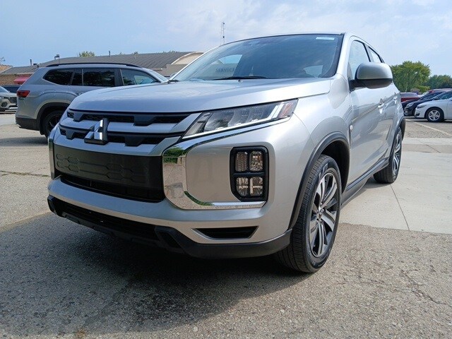 2023 Mitsubishi Outlander Sport ES LE SE photo 2