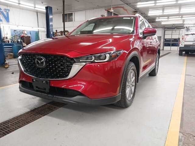 2023 Mazda CX-5 2.5 S Preferred photo 2