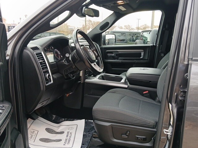 2021 Ram 1500 Classic SLT photo 4