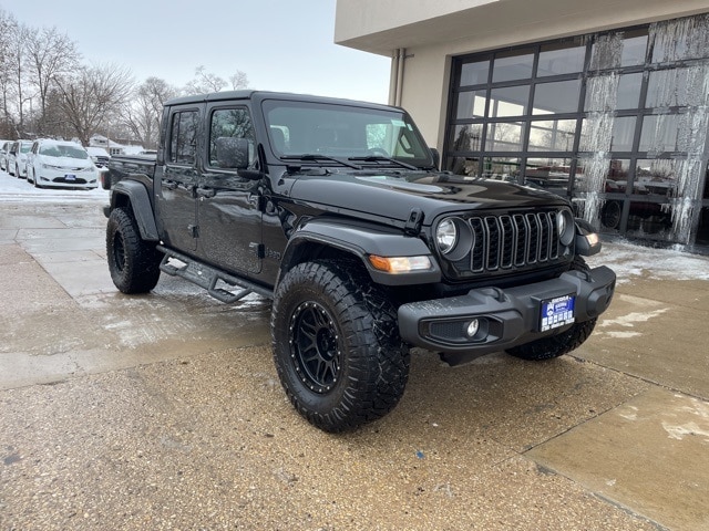 2024 Jeep Gladiator Nighthawk's photo