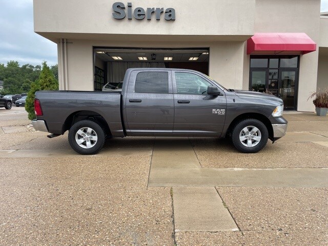 2024 Ram 1500 Classic Tradesman photo 4