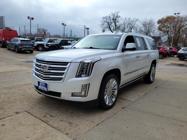 2019 Cadillac Escalade ESV Platinum photo 2