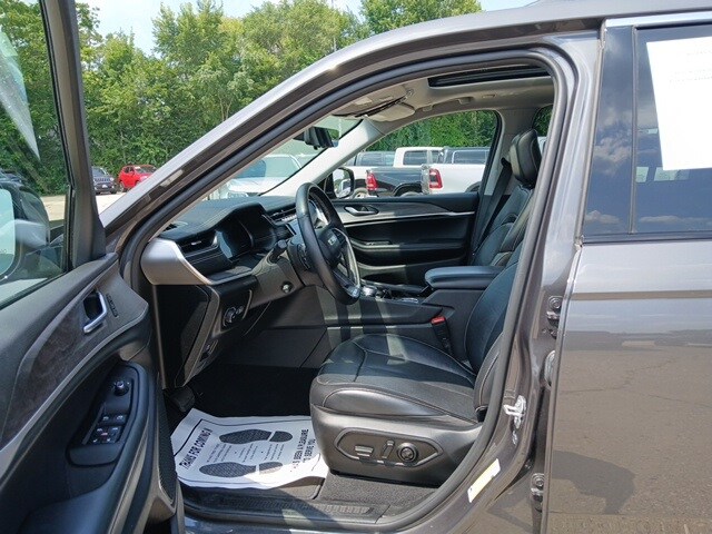 2022 Jeep Grand Cherokee Limited photo 4