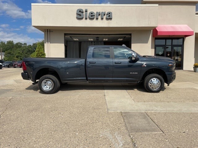 2026 Ram 3500 Laramie photo 4