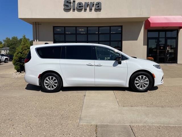 2024 Chrysler Pacifica Limited photo 4
