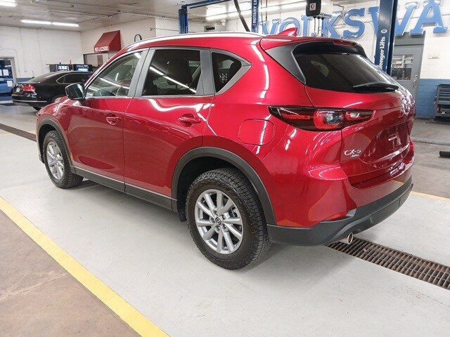 2023 Mazda CX-5 2.5 S Preferred photo 3