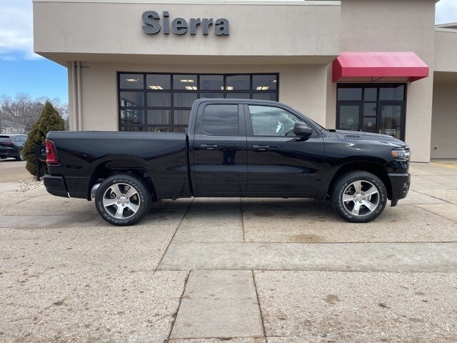 2025 Ram 1500 Tradesman photo 4