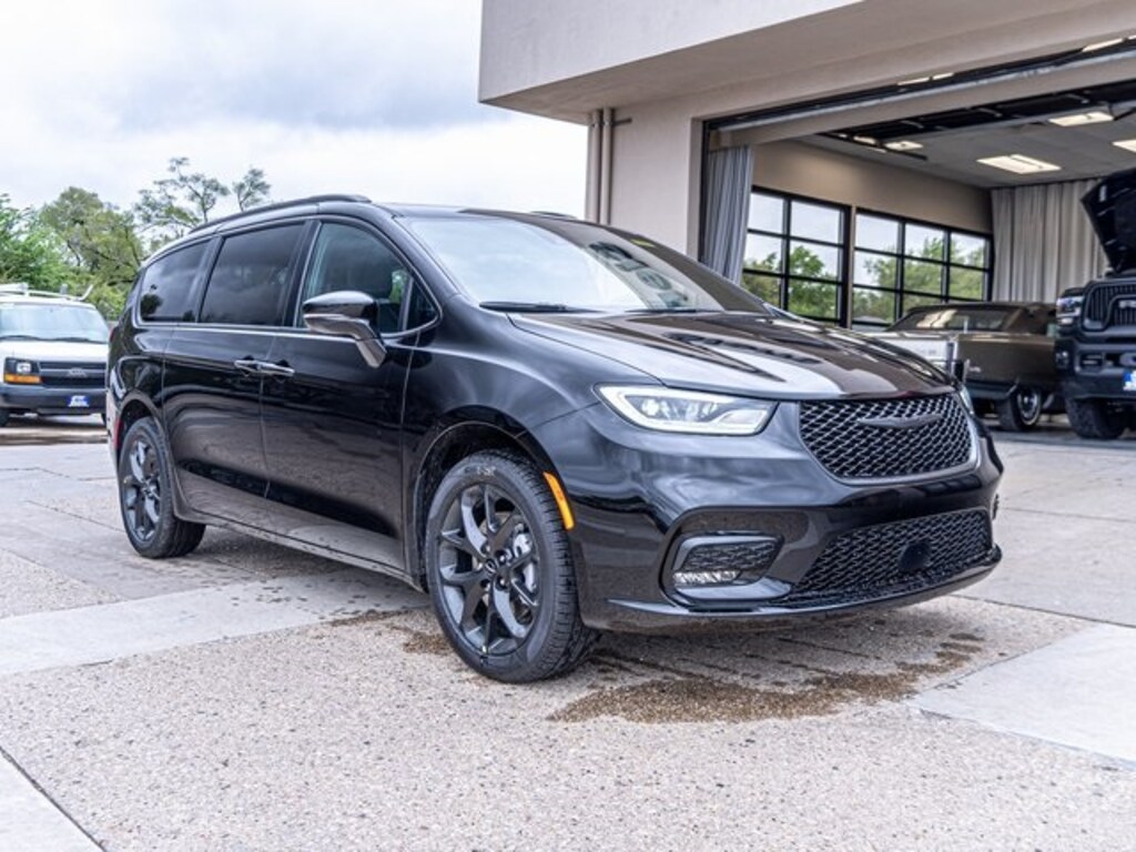 New 2024 Chrysler Pacifica TOURING L AWD For Sale Dodge