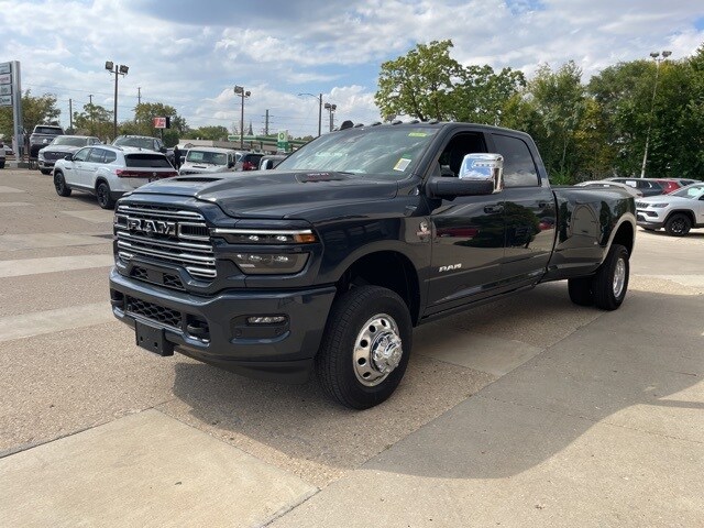 2026 Ram 3500 Laramie photo 2