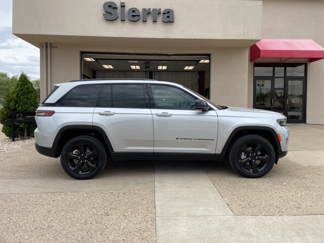 2025 Jeep Grand Cherokee Limited photo 4