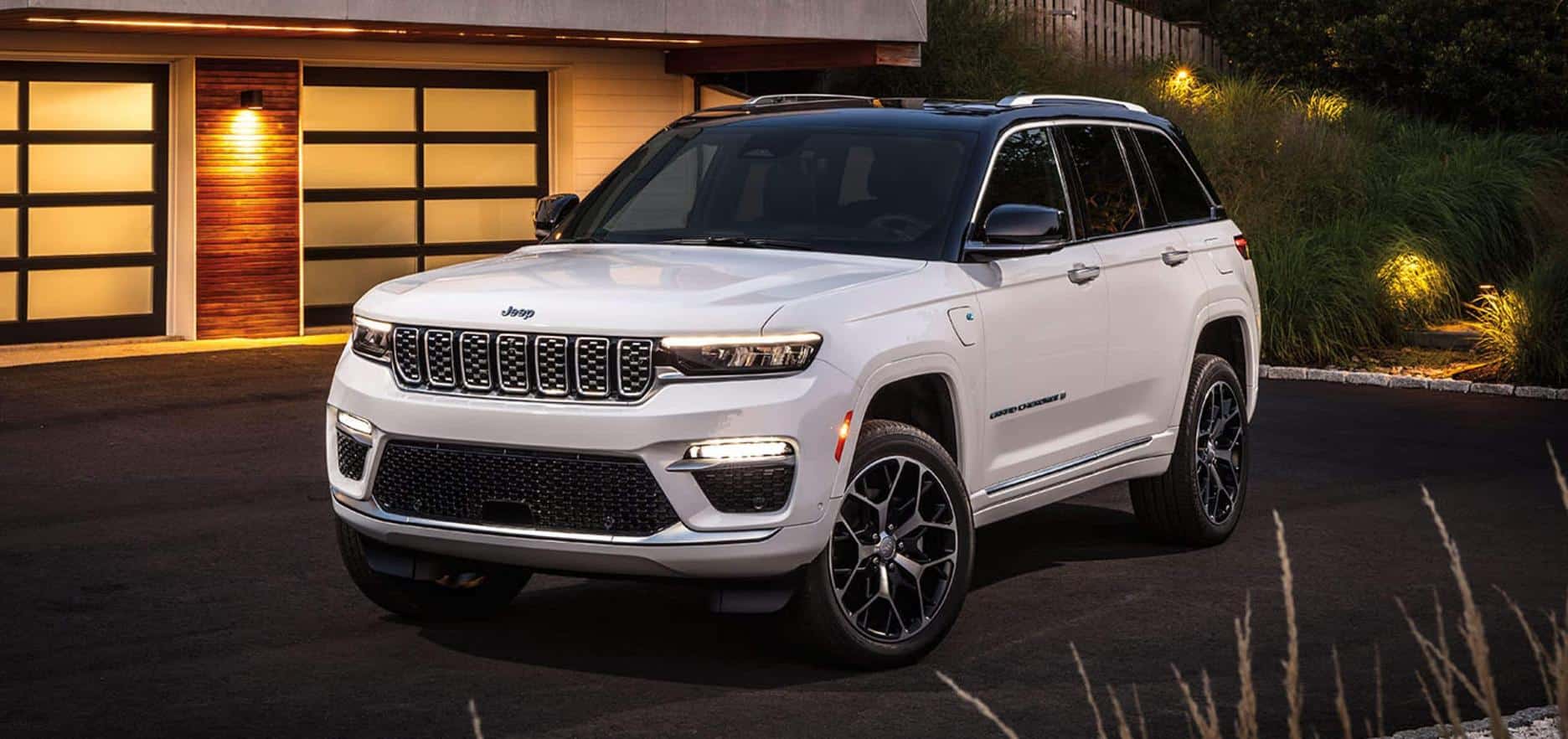 Discover the Power and Versatility of the 2024 Jeep Grand Cherokee thumbnail