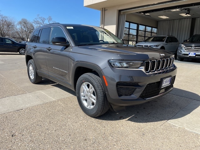2025 Jeep Grand Cherokee LAREDO 4X4