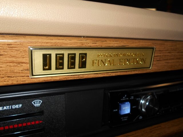 1991 Jeep Grand Wagoneer photo 4