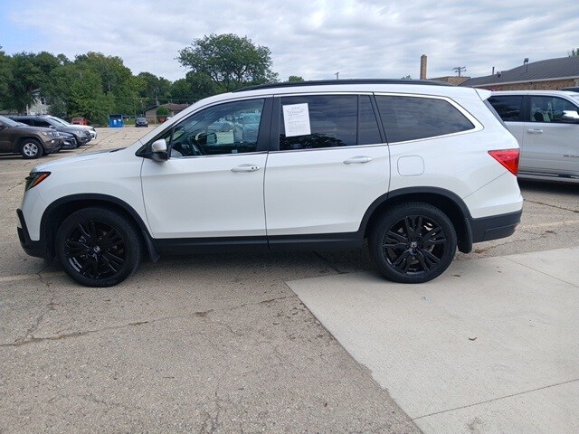 2021 Honda Pilot Special Edition photo 3