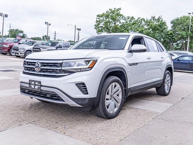 Used 2022 Volkswagen Atlas Cross Sport SE w/Tech with VIN 1V2HE2CA9NC221413 for sale in Ottawa, IL