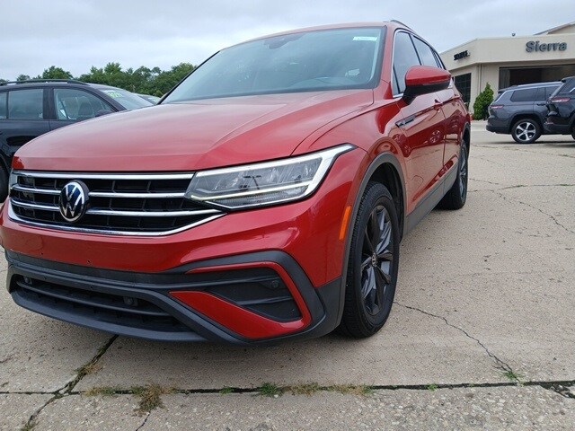 2022 Volkswagen Tiguan SE photo 2