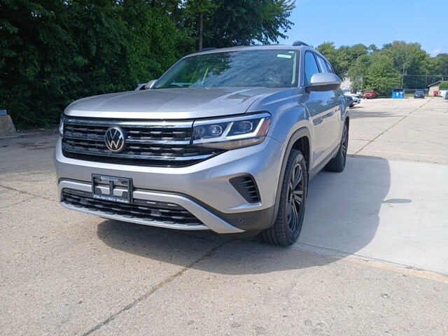 2022 Volkswagen Atlas V6 SE Technology photo 2