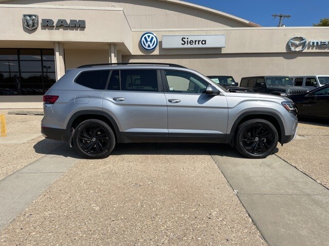 2022 Volkswagen Atlas V6 SE Technology photo 3