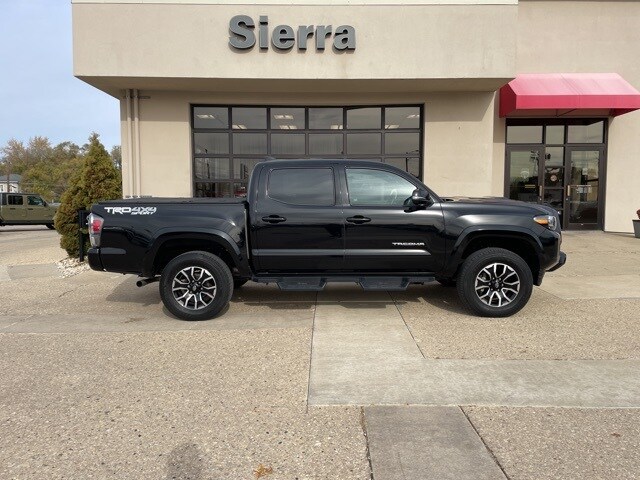 2023 Toyota Tacoma TRD Sport V6 photo 3