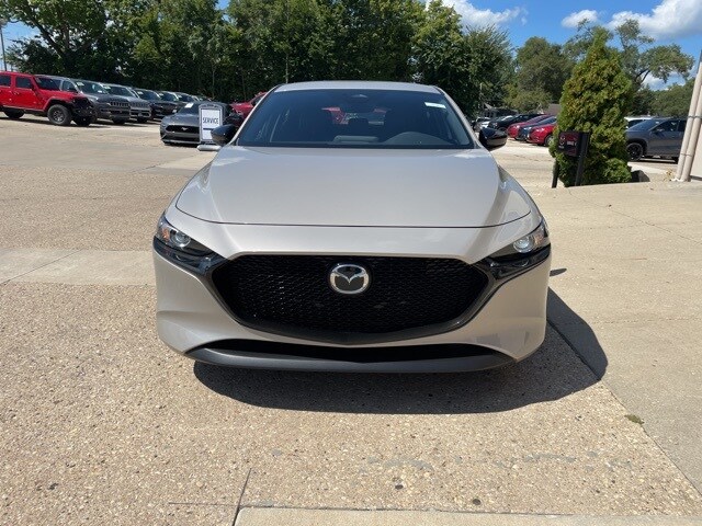 2025 Mazda Mazda3 2.5 Select Sport Hatchback photo 3