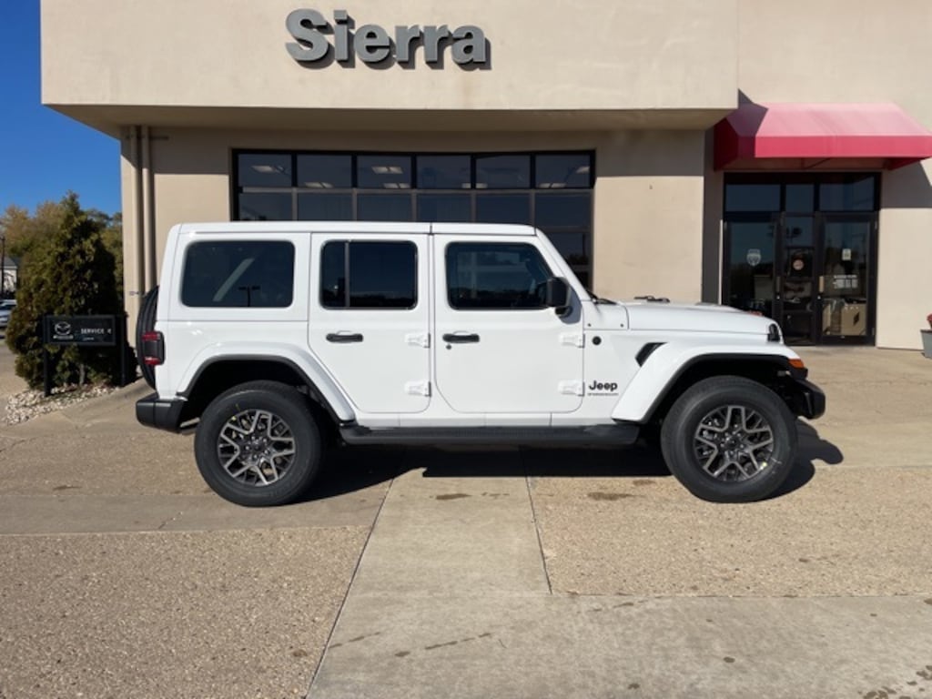 New 2026 Jeep Wrangler 4-DOOR SAHARA Sport Utility