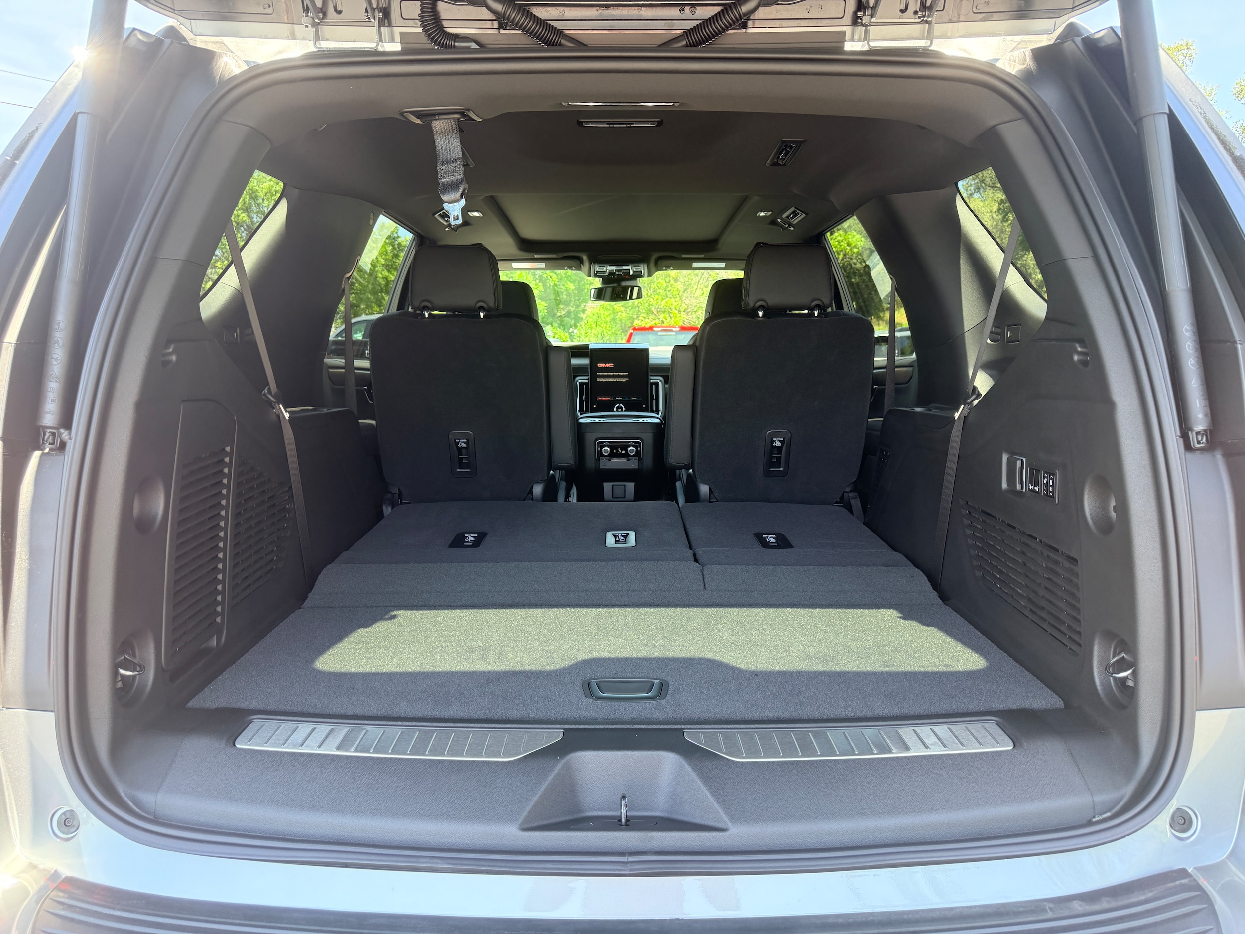 2026 GMC Yukon Denali - Photo 8