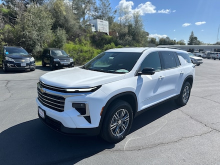 2025 Chevrolet Traverse LT SUV