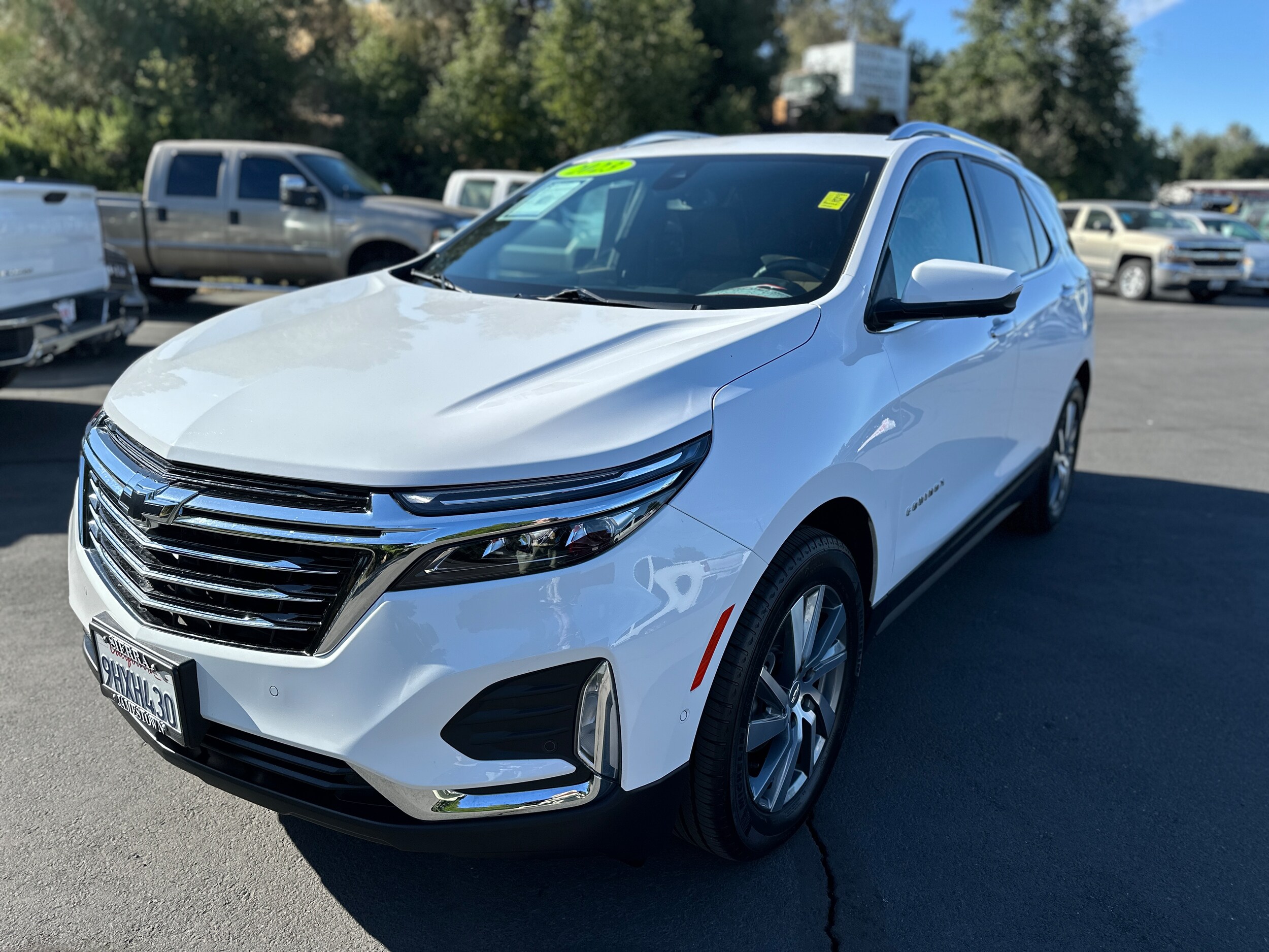 2023 Chevrolet Equinox Premier photo 2