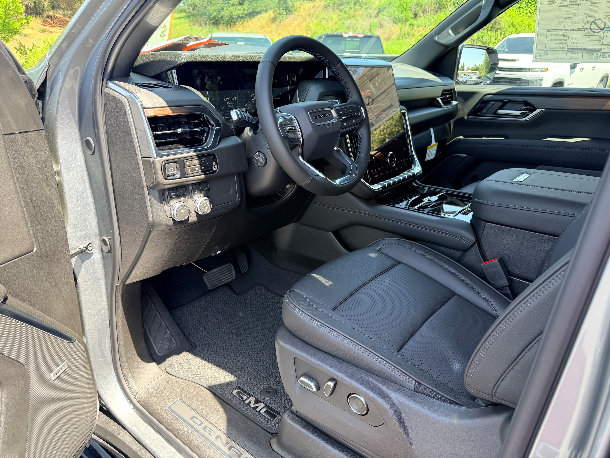 2026 GMC Yukon Denali - Photo 11