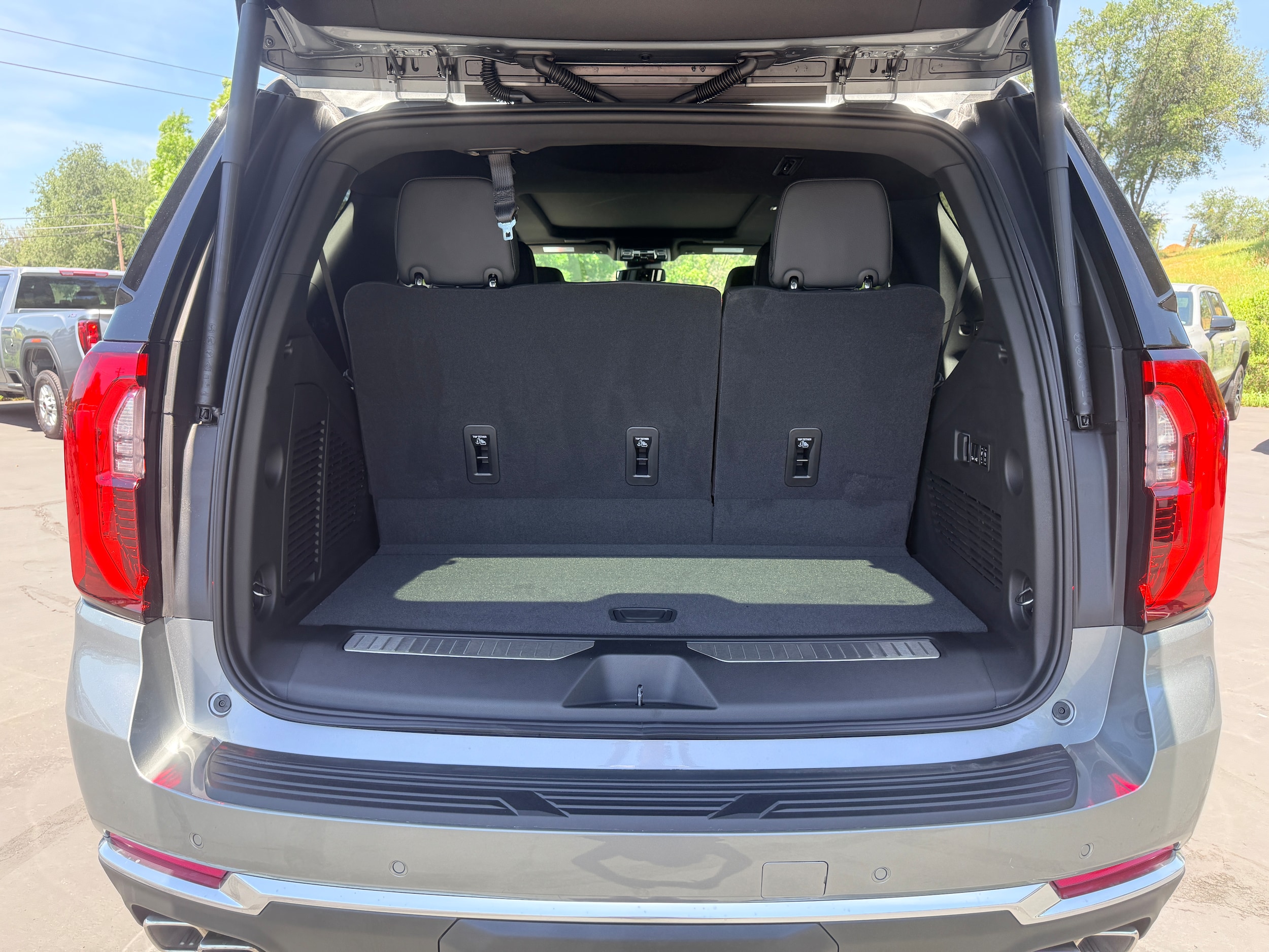 2026 GMC Yukon Denali - Photo 7