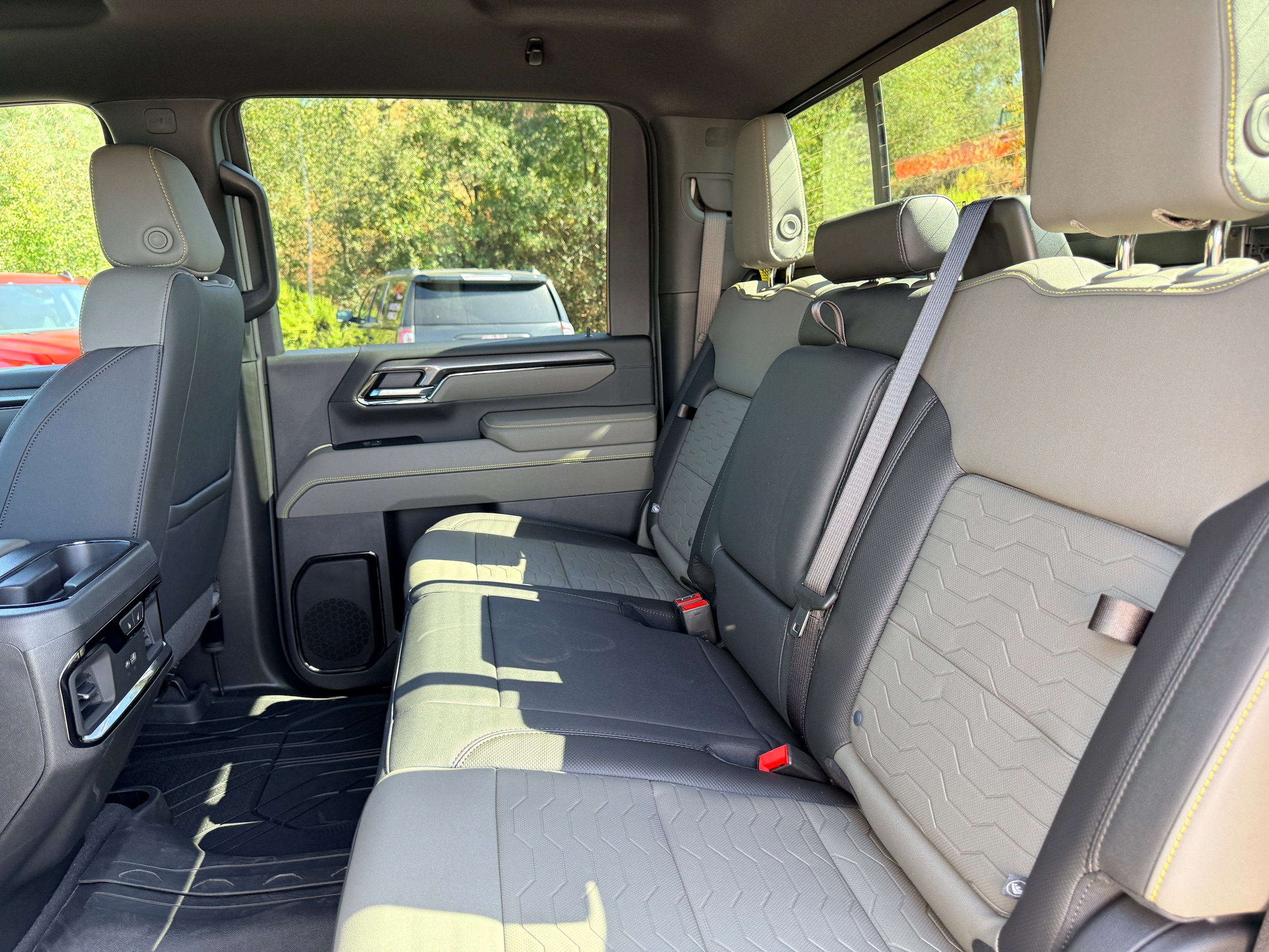 2026 Chevrolet Silverado 2500 HD ZR2 - Photo 8
