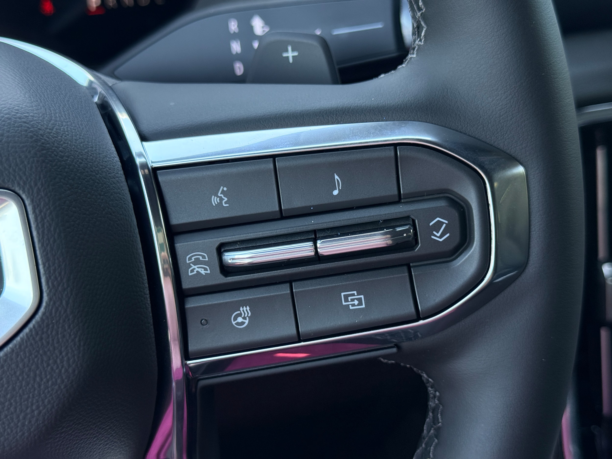 2026 GMC Yukon Denali - Photo 13