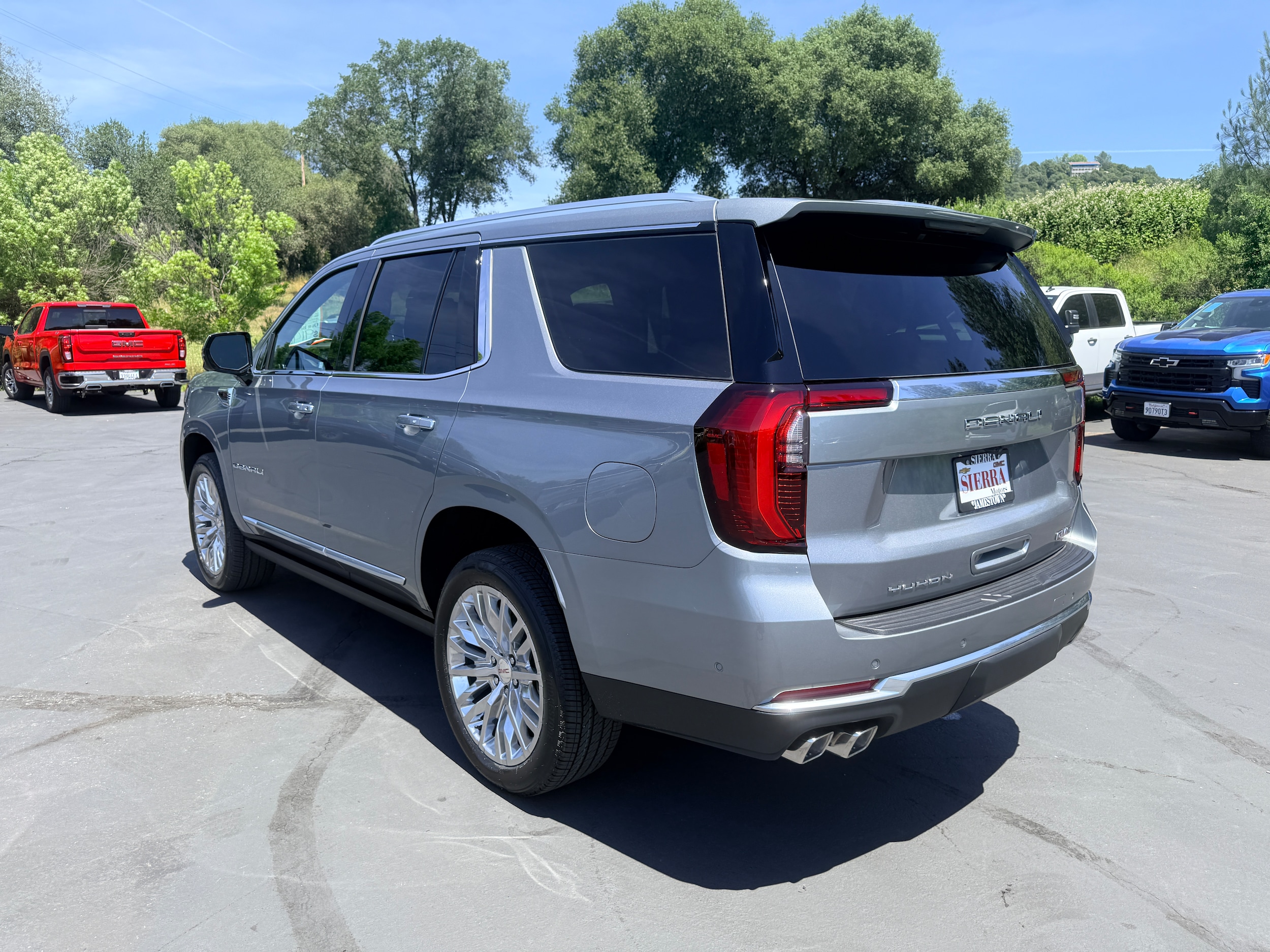 2026 GMC Yukon Denali - Photo 6