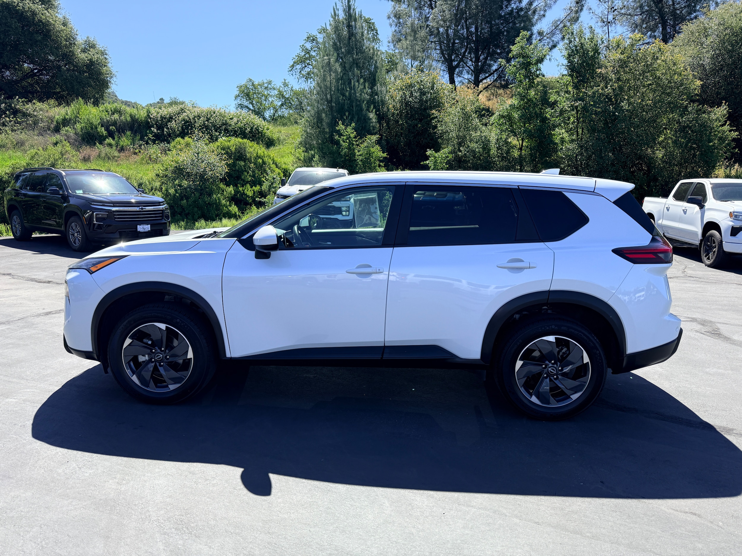 2025 Nissan Rogue SV AWD's photo