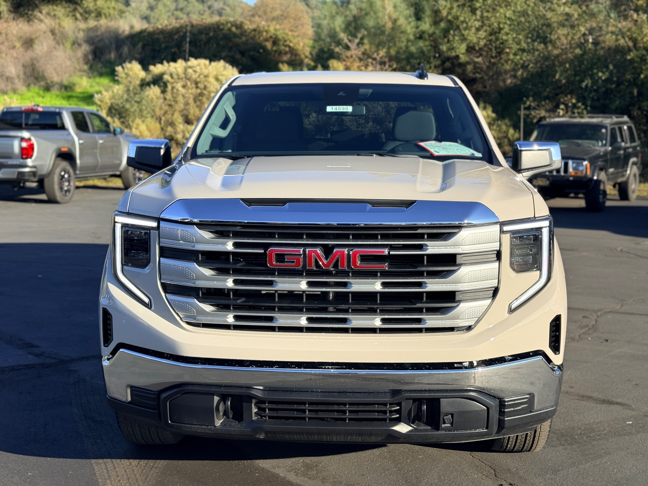 2026 Gmc Sierra 1500 SLE photo 2