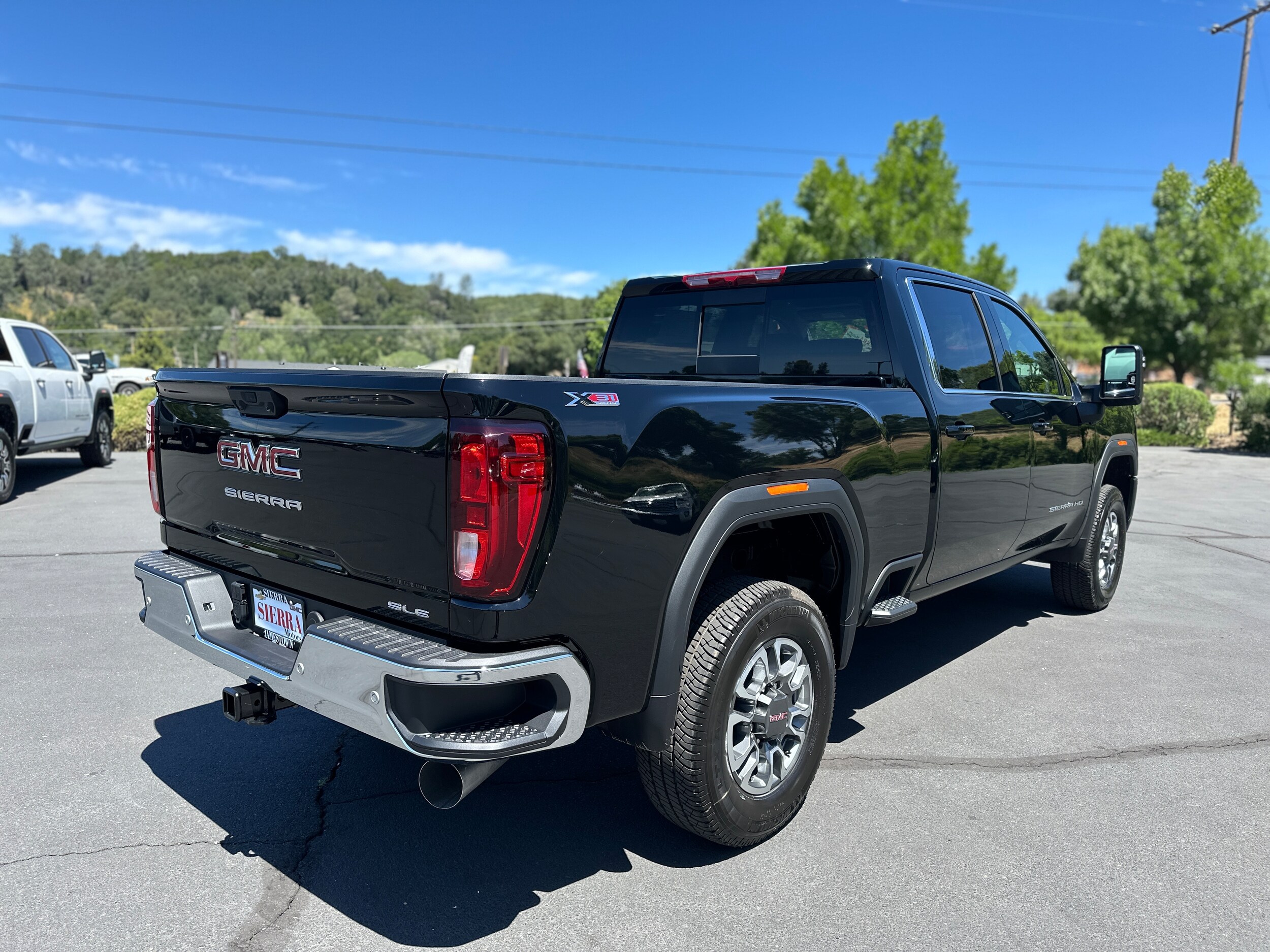 2025 Gmc Sierra 2500 HD SLE photo 4