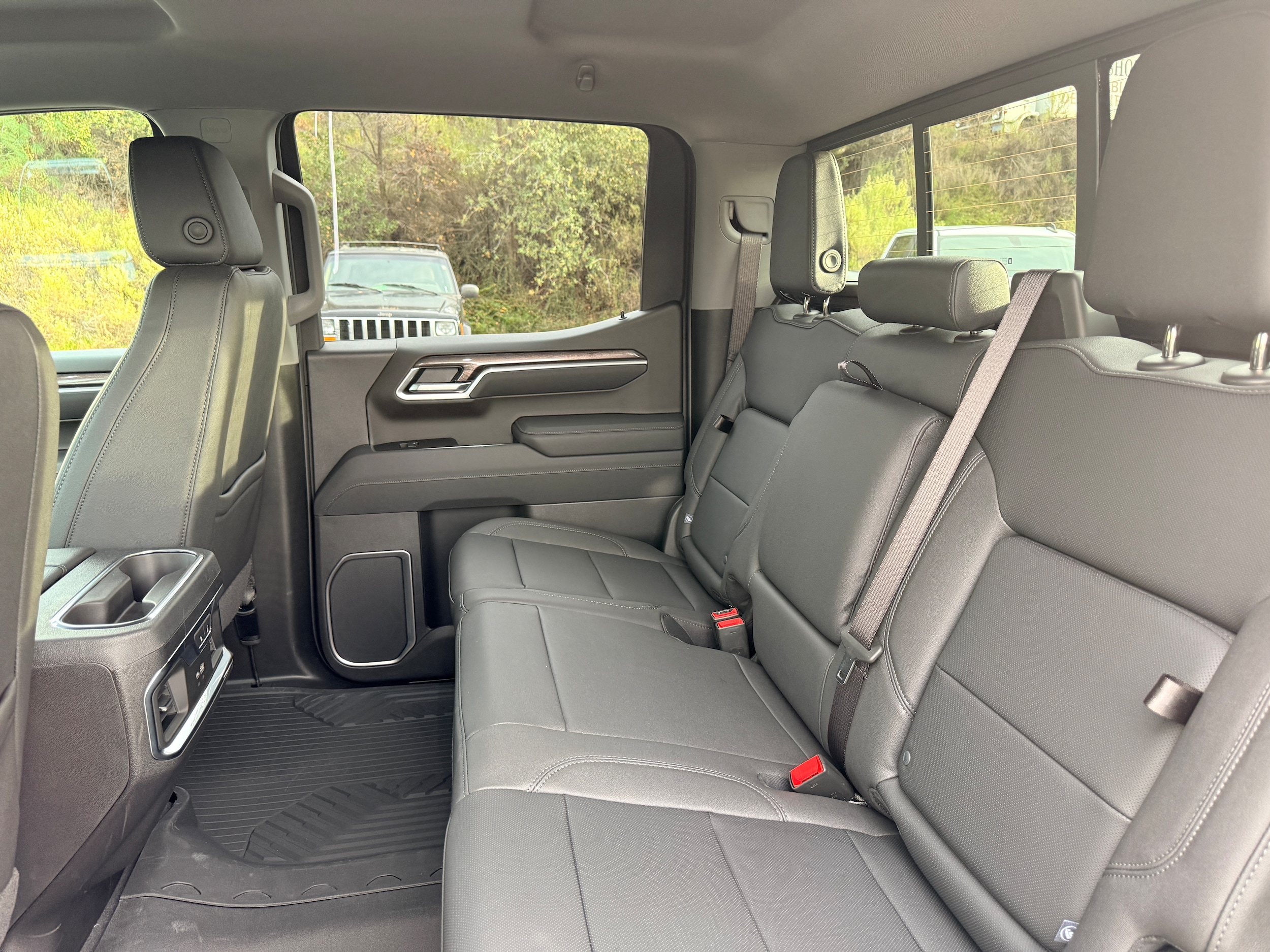 2026 Chevrolet Silverado 1500 LTZ - Photo 8
