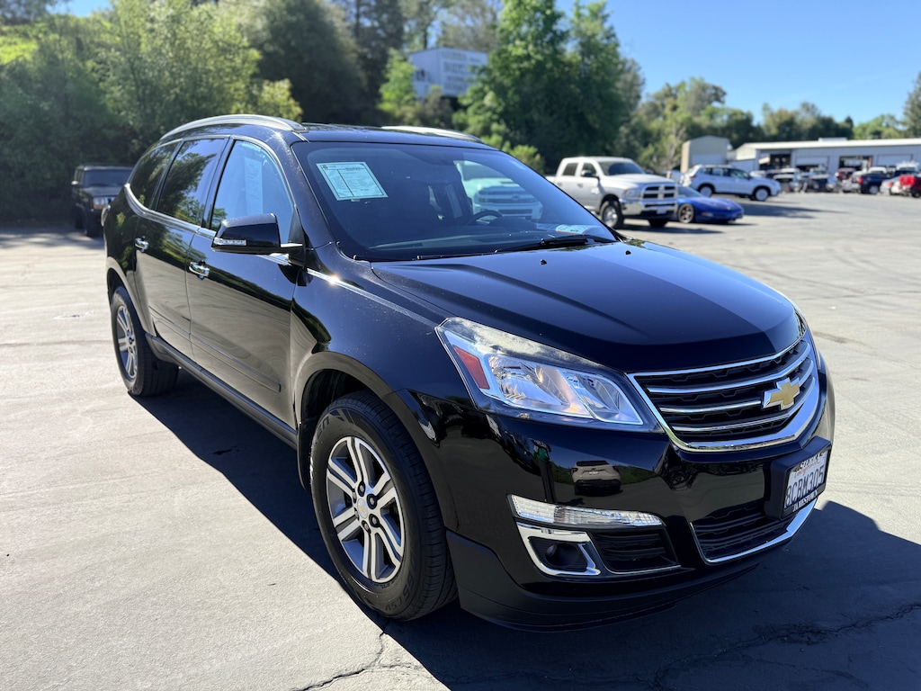 Used 2017 Chevrolet Traverse LT SUV