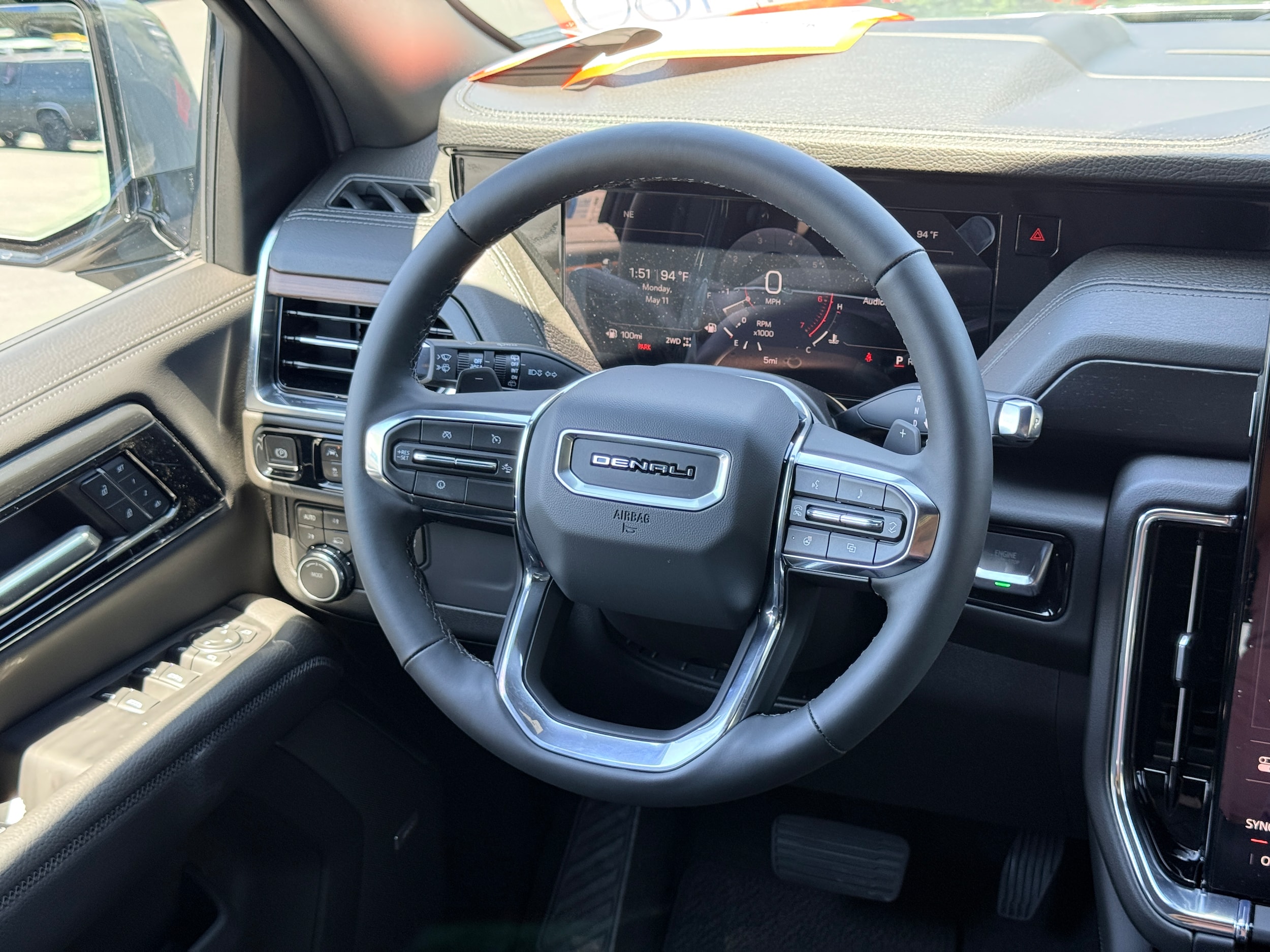 2026 GMC Yukon Denali - Photo 15