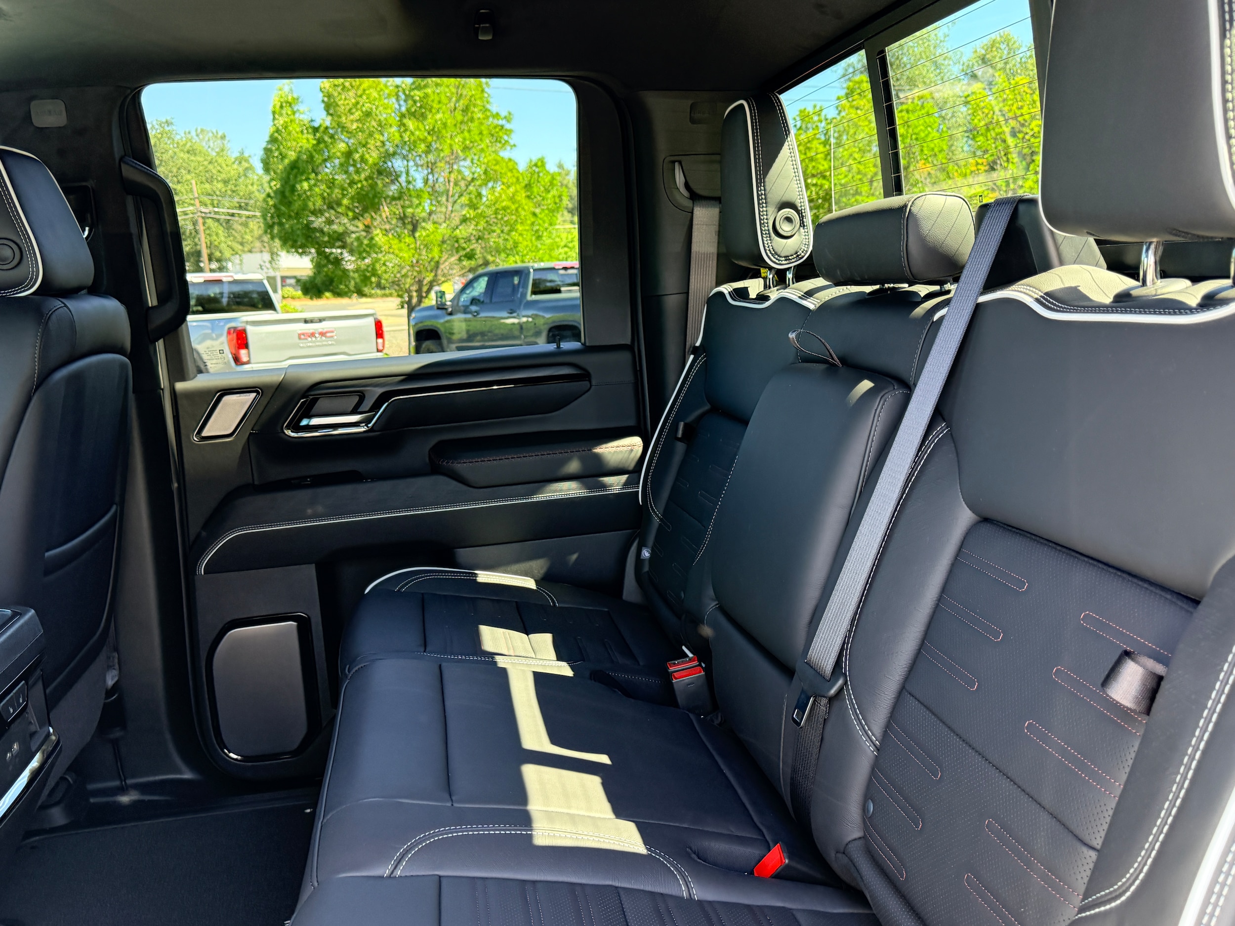 2026 GMC Sierra 2500HD AT4X - Photo 9