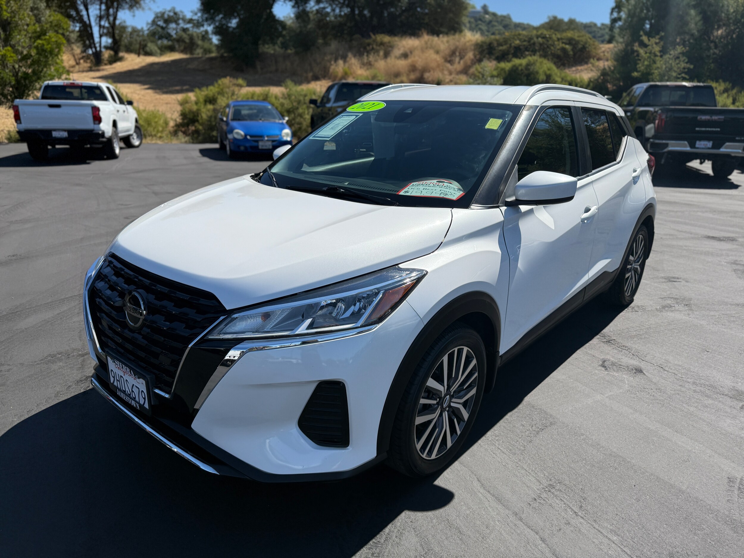 2021 Nissan Kicks SV photo 2