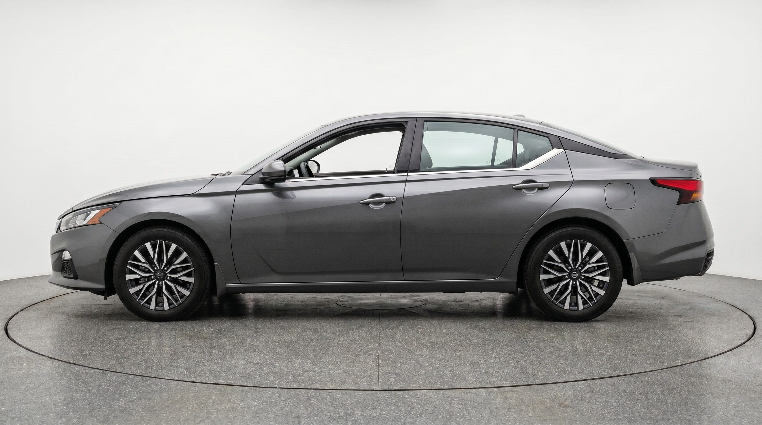 Thumbnail: 2025 Nissan Altima - 4